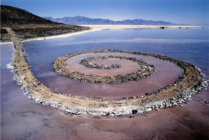 Land art - Spiral jetty